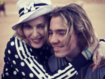 Madonna junto a su hijo Rocco.
