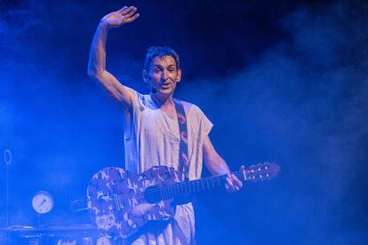Albert Pla en concert al Teatre Borràs de Barelona.