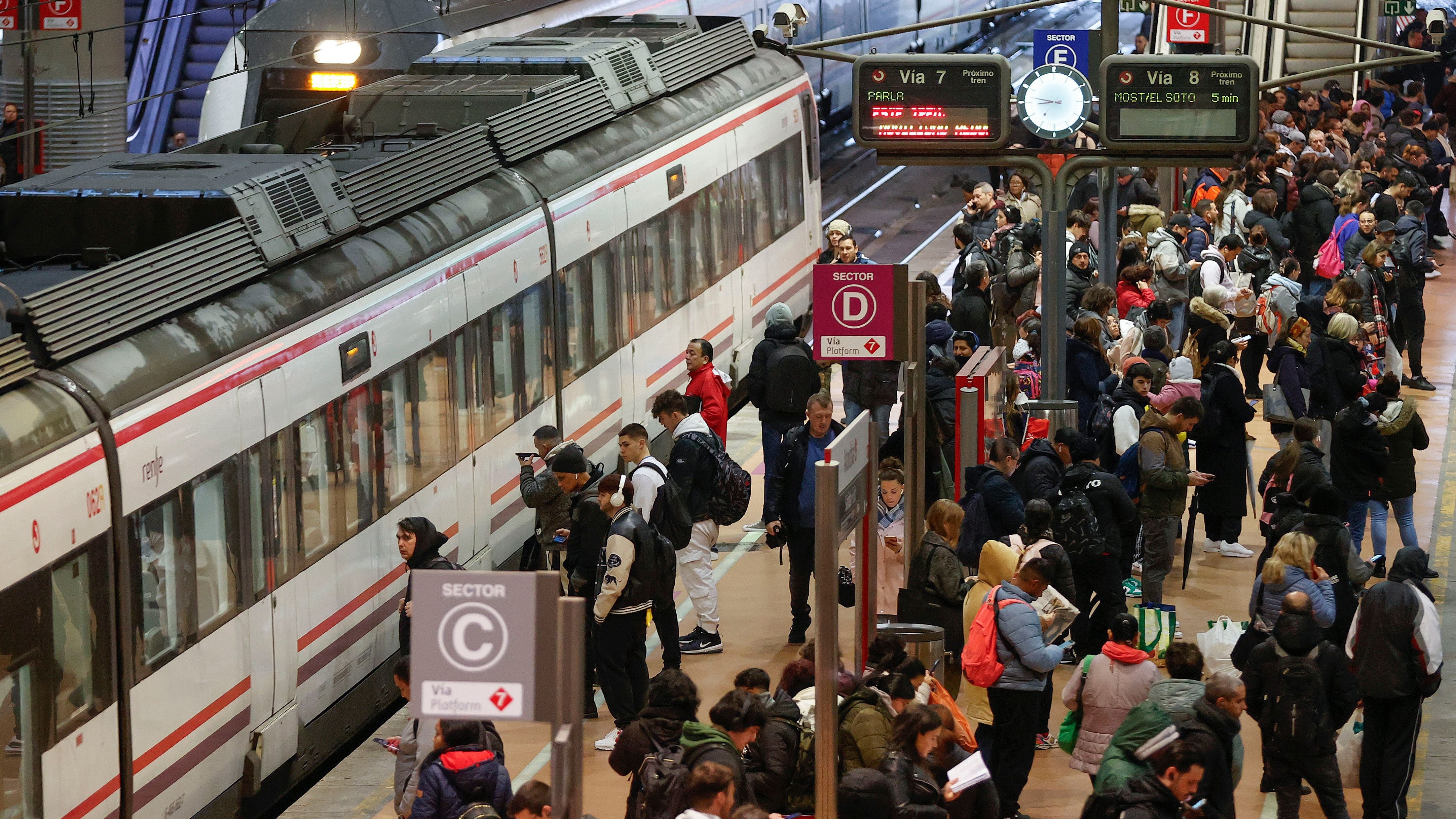 Tormenta perfecta sobre Cercanías de Madrid: “Nos esperan ocho años de retrasos e incidencias”