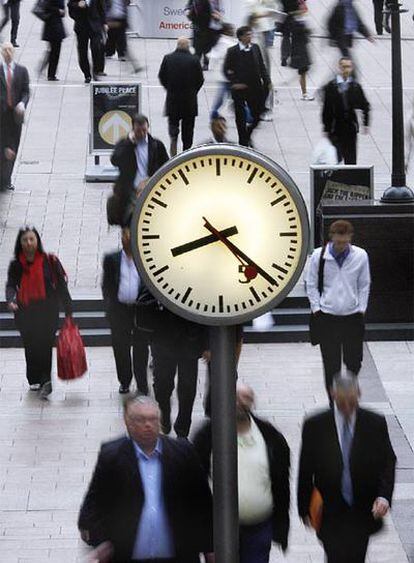 Trabajadores del distrito financiero de Canary Wharf, en Londres.