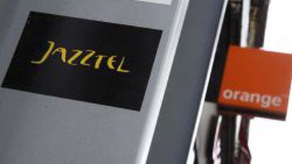 Logotipos de Jazztel y Orange.