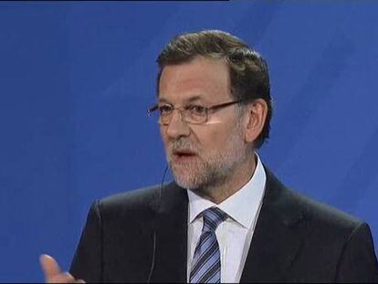 Rajoy: "Todo lo que se refiere a mí y a mis compañeros de partido no es cierto salvo alguna cosa que han publicado los medios"