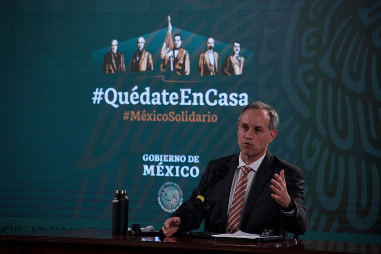 The Undersecretary of Health, Hugo López Gatell, at the press conference this Monday.