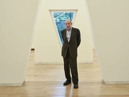 El arquitecto portugués Álvaro Siza, en el edificio que ha diseñado para ampliar el Museo de Arte Contemporáneo de Serralves en Oporto.