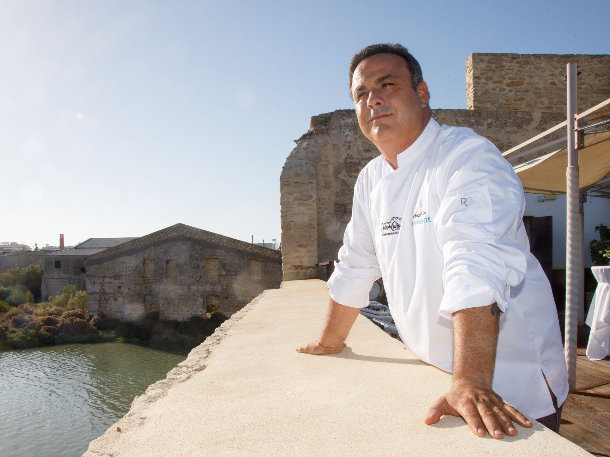 Apropiado Perspectiva libertad Ángel León, chef y 'psicópata' del mar: “El éxito es que la gente rebañe y  moje con pan” | Gente | EL PAÍS