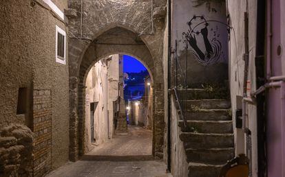 Una calle del pueblo de Tricarico, en la Basilicata.