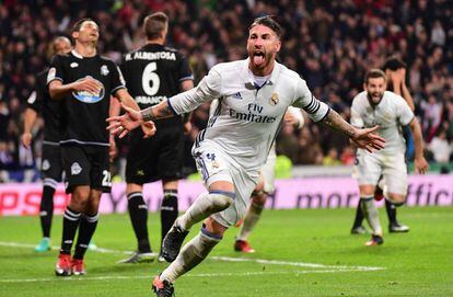 Ramos celebra su gol contra el Deportivo en el tiempo de descuento.