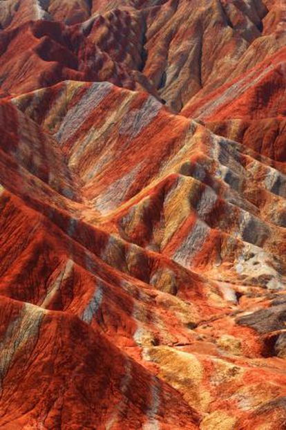 Montañas de colores en el parque geológico de Zhangye Danxia, en la provincia china de Gansu.