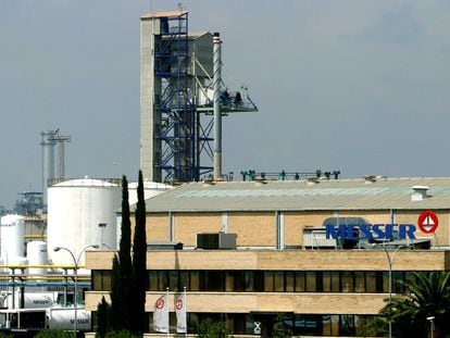 Vista de la empresa química Carburos Messer en Vila-seca, Tarragona.