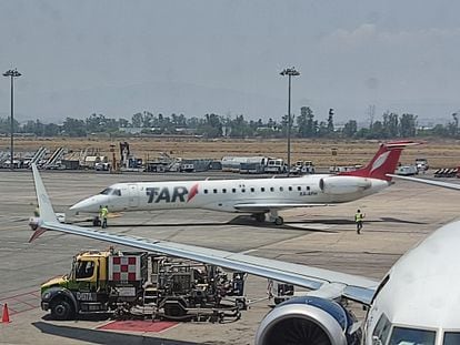 Un avión de la aerolínea TAR, en Guadalajara (Estado de Jalisco), en 2022.