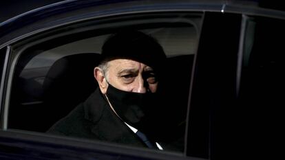 El 'caso Kitchen' (pieza del 'caso Tándem') ha sido uno de los más llamativos del año, al conocerse detalles de la investigación a cargo del juez instructor Manuel García-Castellón. En la imagen, el exministro del Interior Jorge Fernández Díaz llega a la Audiencia Nacional para declarar el 13 de noviembre.