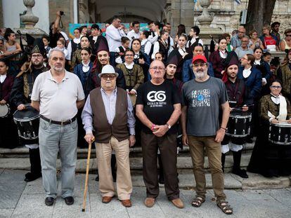 En primer término, José María Álvarez Marías, Álvaro Fernández Polo, Jesús Losada Otero y Francisco Bermúdez Garrote, fundadores del festival de Ortigueira.