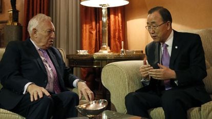 El ministro español de Exteriores, José Manuel García-Margallo, con el secretario general de la ONU, Ban Ki-moon.