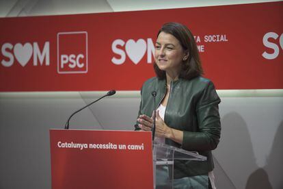 La portavoz parlamentaria del PSC Eva Granados durante la rueda de prensa de este lunes.