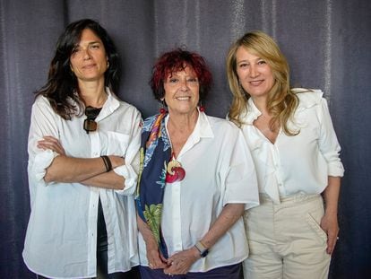 Clara Serra, Maruja Torres, Joana Bonet, en Círculo de Bellas Artes, este martes.