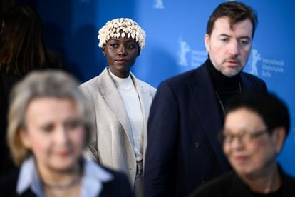 In the background, the president of the official jury, actress Lupita Nyong'o, with director Albert Serra in front of her.
