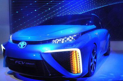 Coche deToyota que funciona con hidrógeno y tienen cero emisiones contaminantes.