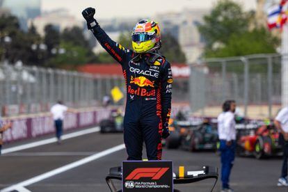Checo Pérez celebra su victoria en el Gran Premio de Azerbaiyán, el pasado 30 de abril. 