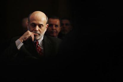 Bernanke se prepara para dar un discurso en Washington en diciembre de 2009.