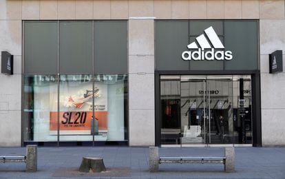 Estación de policía Fortaleza Espinoso El Gobierno alemán rescata a Adidas con un crédito de 2.400 millones |  Economía | EL PAÍS