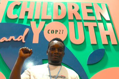 Kevin Mtai representa a los jóvenes activistas de Kenia, es la tercera vez que asiste a la COP y le da esperanzas que haya un espacio para la juventud.
