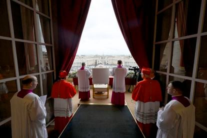 Pope Francis, during the traditional 'Urbi et Orbi' message, in St. Peter's Basilica in the Vatican, this Monday.