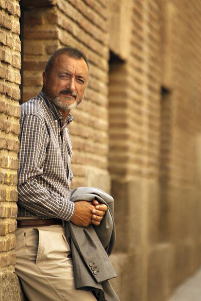 Arturo Pérez-Reverte, en el Barrio de las Letras de Madrid.