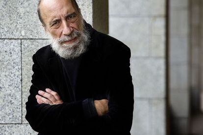 El poeta chileno Raúl Zurita, retratado en Alicante.