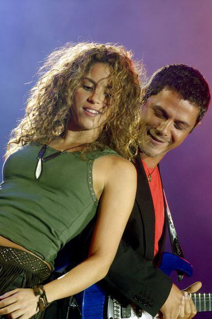 Shakira y Alejandro Sanz en el concierto de aniversario de 40 Principales en 2006.