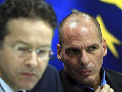 Varoufakis con Dijsselbloem en Atenas este viernes.