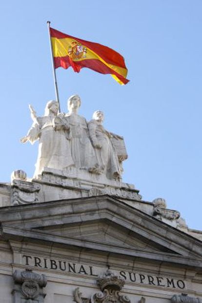 Detalle de la fachada principal del Tribunal Supremo, en Madrid.