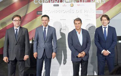 Agustí Benedito, Josep Maria Bartomeu, Joan Laporta i Toni Freixa, dijous en la signatura del document 'Compromís de país'.