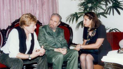 El actor Robert Redford, durante su encuentro con Fidel Castro en el hotel Nacional de La Habana, en 2004.