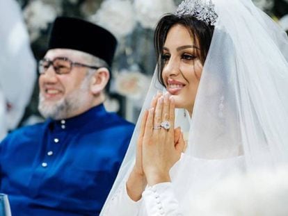 Mohamed V de Kelantan y Rihana Oksana Voevodina, en su boda rusa el pasado noviembre.