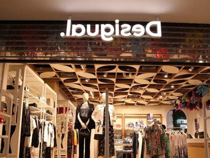 Una tienda de Desigual en India.