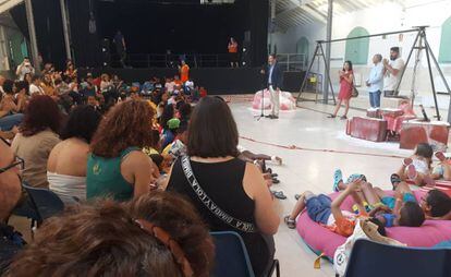 Acto de recibimiento a 80 niños saharauis en el distrito de Arganzuela (Madrid). 