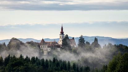 Vista del castillo de Hollenegg, en los bosques de la región austriaca de Estiria, fronteriza con Eslovenia.