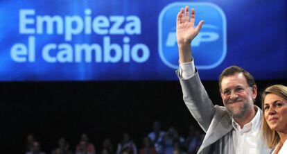 El presidente del PP, Mariano Rajoy y la secretaria general del partido, Dolores de Cospedal, en Málaga