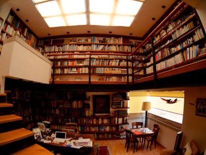 Biblioteca de la mexicana Alejandra Alc&aacute;ntara