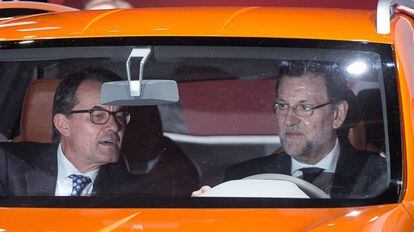 Artur Mas i Mariano Rajoy al Saló de l'Automòbil.