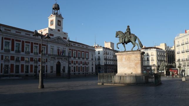 14-03-20. (DVD 992). La ciudad de Madrid practicamente vacia a consecuencia del cierre de tiendas y el servicio de hosteleria por el coronavirus. En la imagen, la plaza Mayor.
Jaime Villanueva