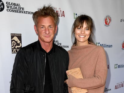 Sean Penn y Leila George en un evento en Los Ángeles el pasado 8 de marzo.