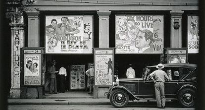 &#039;Cine&#039;, una de las instant&aacute;neas de la serie La Habana (1933).