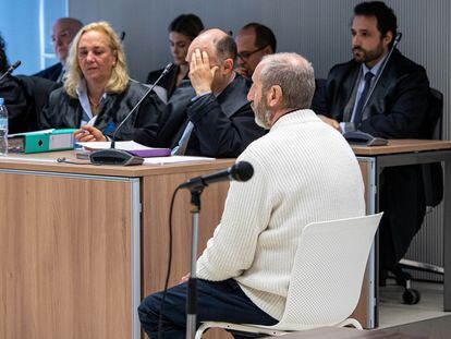 El acusado Francisco Javier Almeida, considerado presunto autor del asesinato y agresión sexual al niño de nueve años de Lardero (La Rioja) el 28 de octubre de 2021, en la Audiencia Provincial de Logroño este lunes.