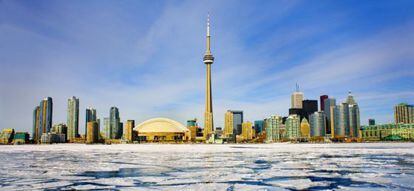 Panor&aacute;mica invernal del &#039;skyline&#039; de Toronto (Canad&aacute;)
