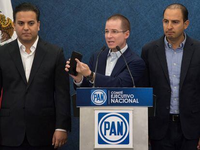 El presidente del PAN, Ricardo Anaya, denuncia el intento de espionaje el 21 de junio. 