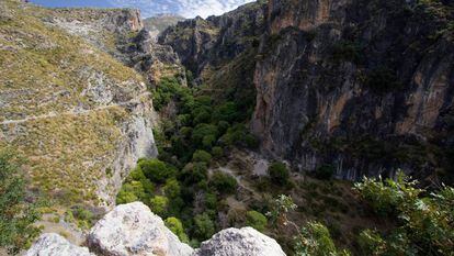 Garganta del río Monachil, en el parque natural de Sierra Nevada.