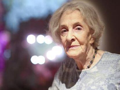 El galardón distingue la obra de la poeta y traductora uruguaya de 94 años, autora de La luz de esta memoria y Procura de lo imposible