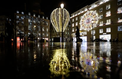 Luces de Navidad en París el 11 de diciembre.