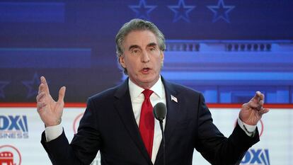 El gobernador de Dakota del Norte, Doug Burgum, durante el segundo debate de los candidatos republicanos de las primarias, el pasado 27 de septiembre en Simi Valley (California).